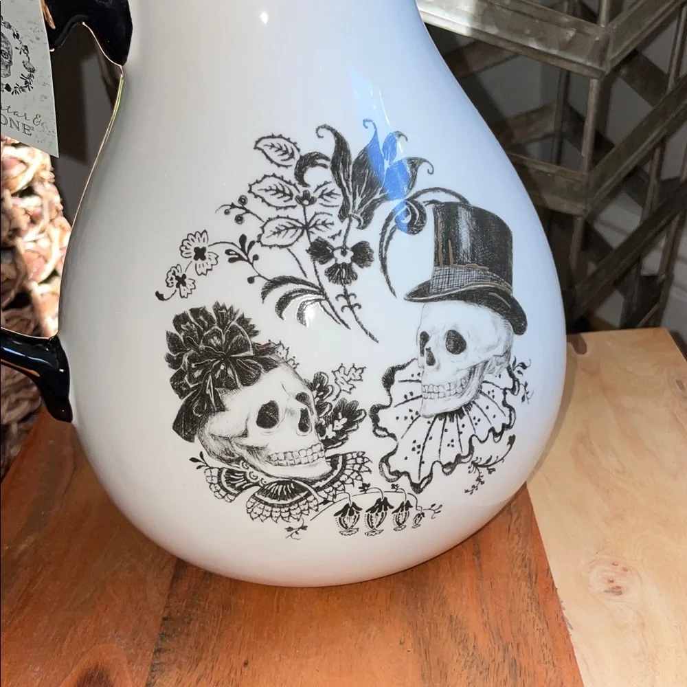 Beautifully designed White and Black Skull Design Pitcher! NWT 💀 - Picture 12 of 13
